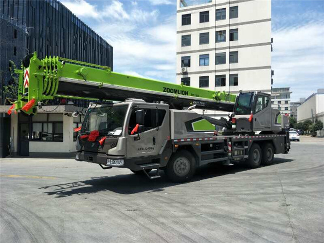 建湖县跨街广告牌的高空安装注意事项